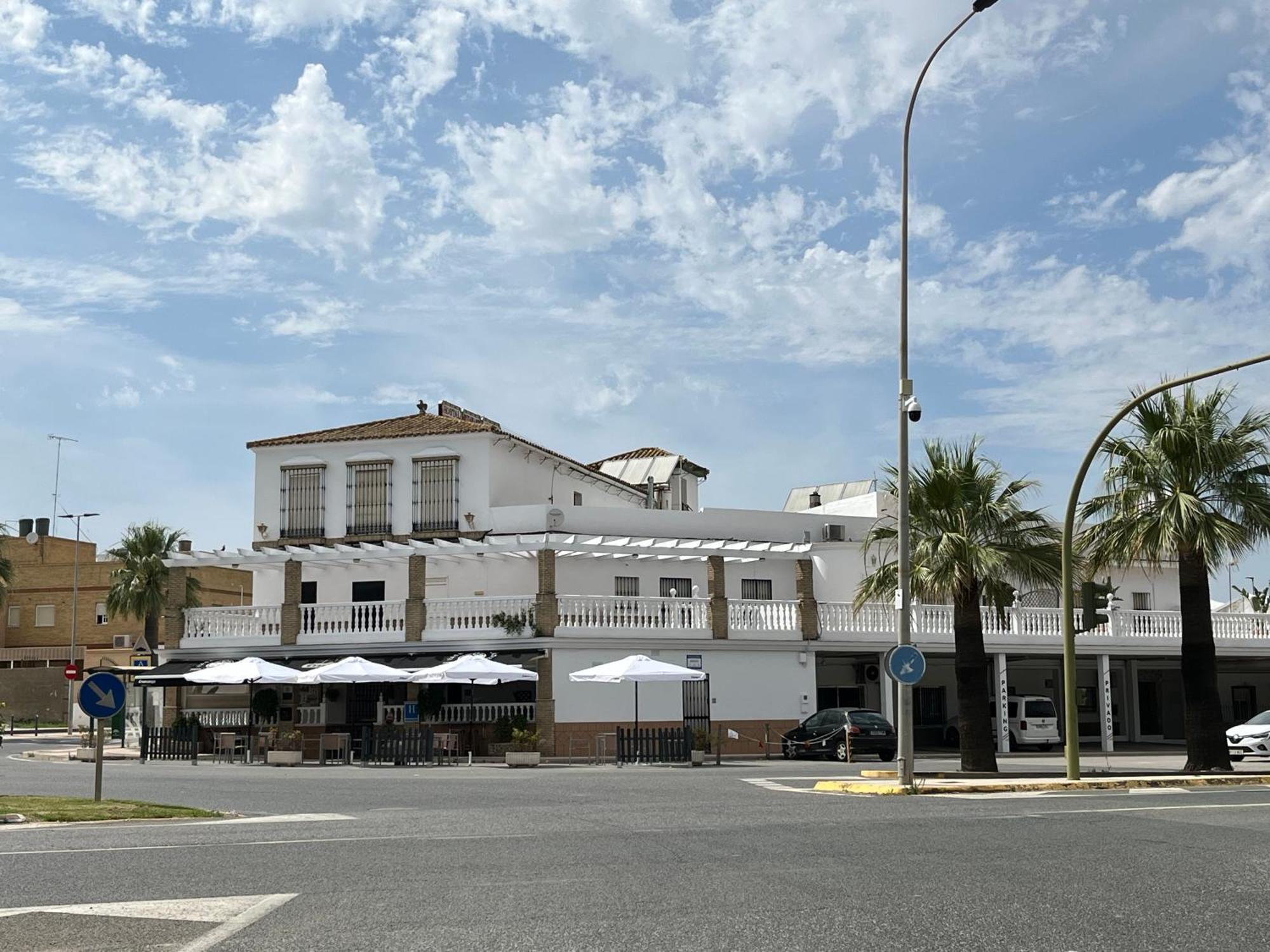Hotel Restaurante Via Sevilla - Cadiz By Ma 22 Puntos El Cuervo  Екстериор снимка